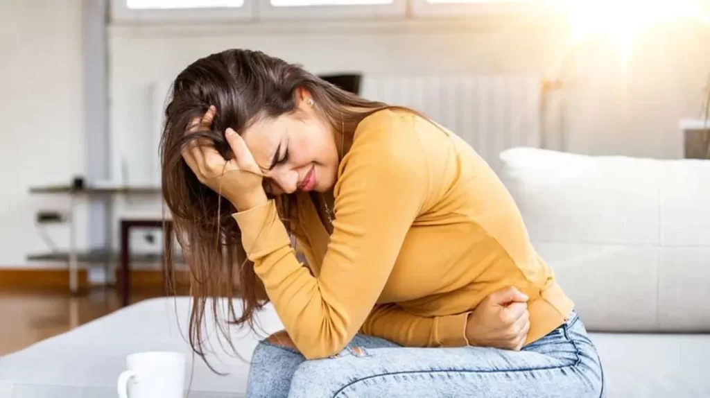 دل درد و حالت تهوع در زنان نشانه چیست